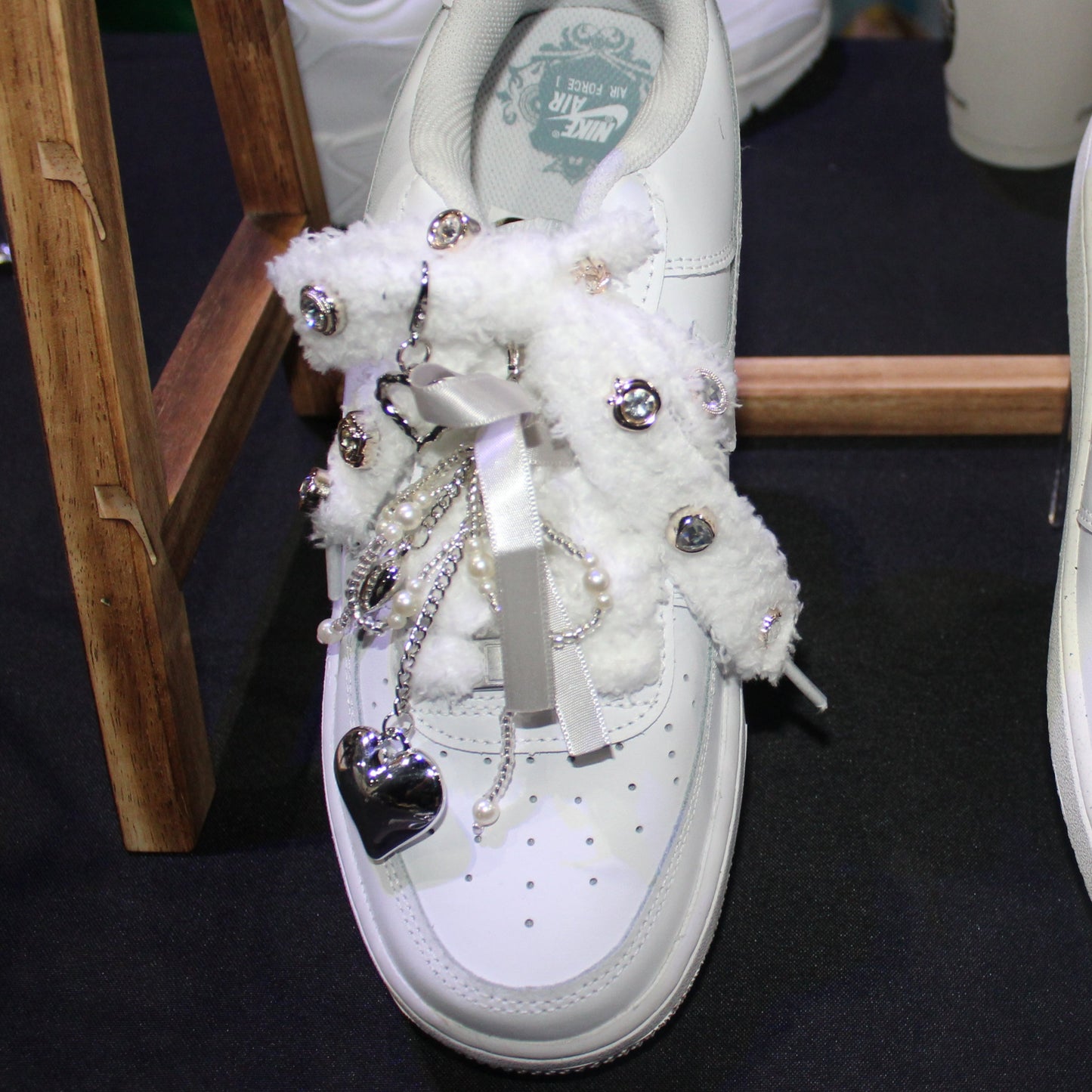 Fluffy Laces